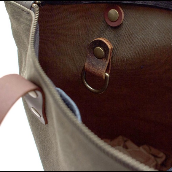 “SMUGGLER” tote - Picture 5 of 5